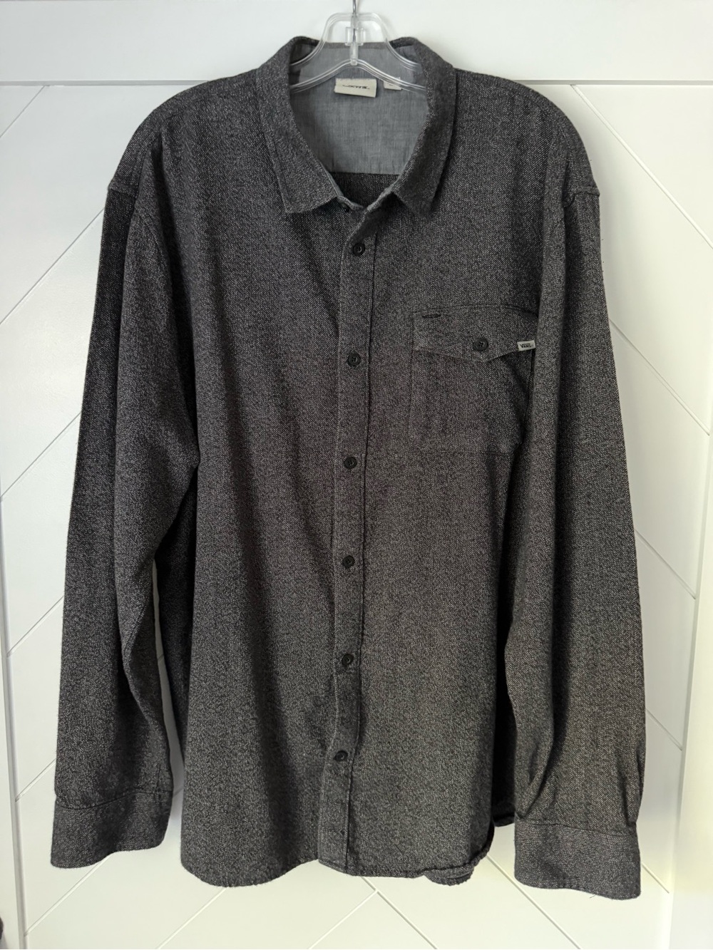 Vans Men's Charcoal Gray Long-Sleeve Button-Down Shirt
